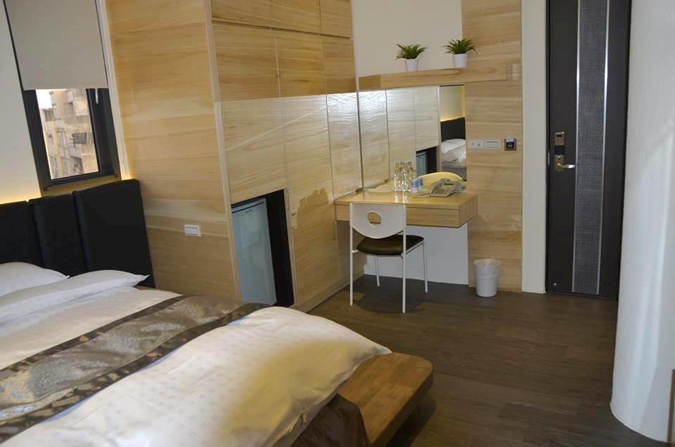 Happy Hostel Луканг Екстериор снимка